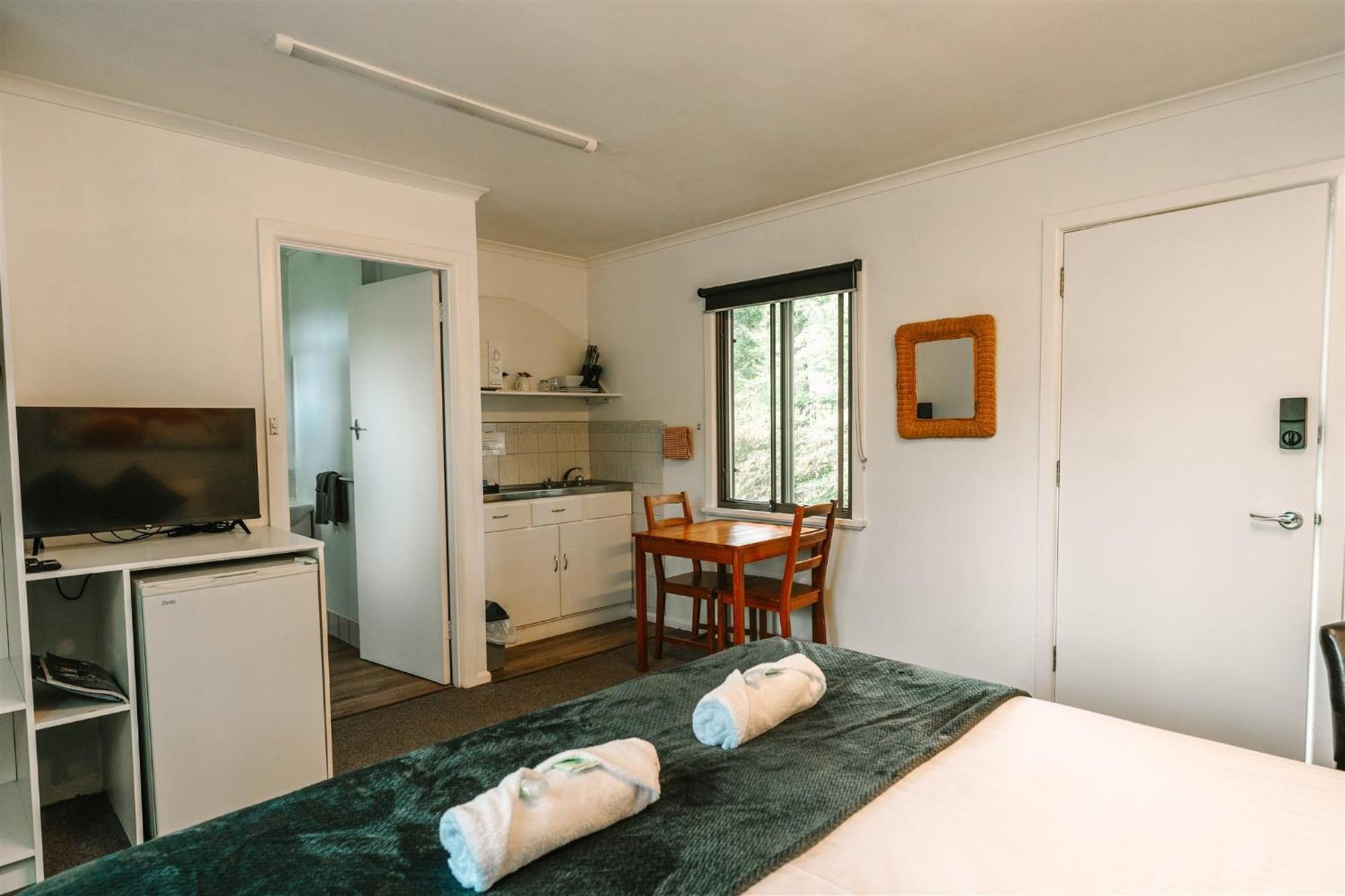 Alpine Riverside Cottages Porepunkah Dış mekan fotoğraf