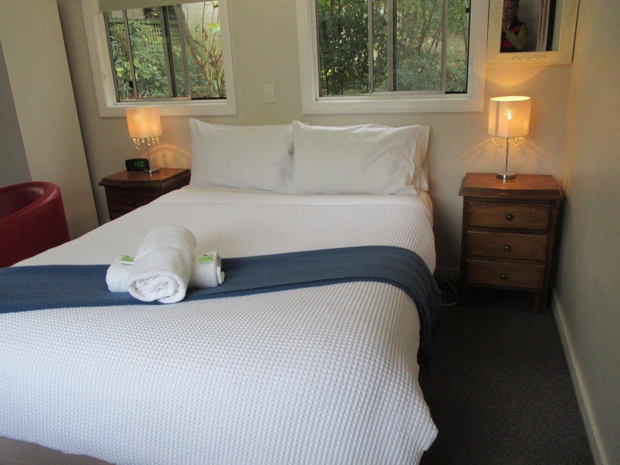 Alpine Riverside Cottages Porepunkah Dış mekan fotoğraf
