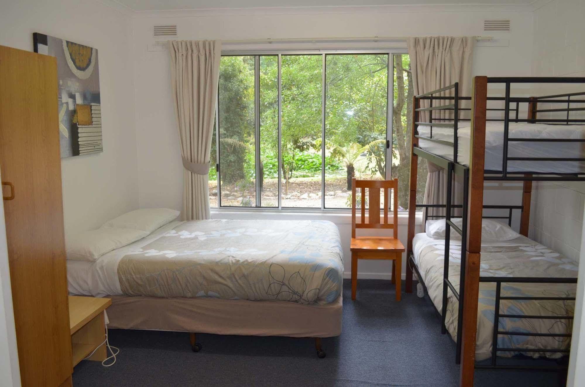 Alpine Riverside Cottages Porepunkah Dış mekan fotoğraf
